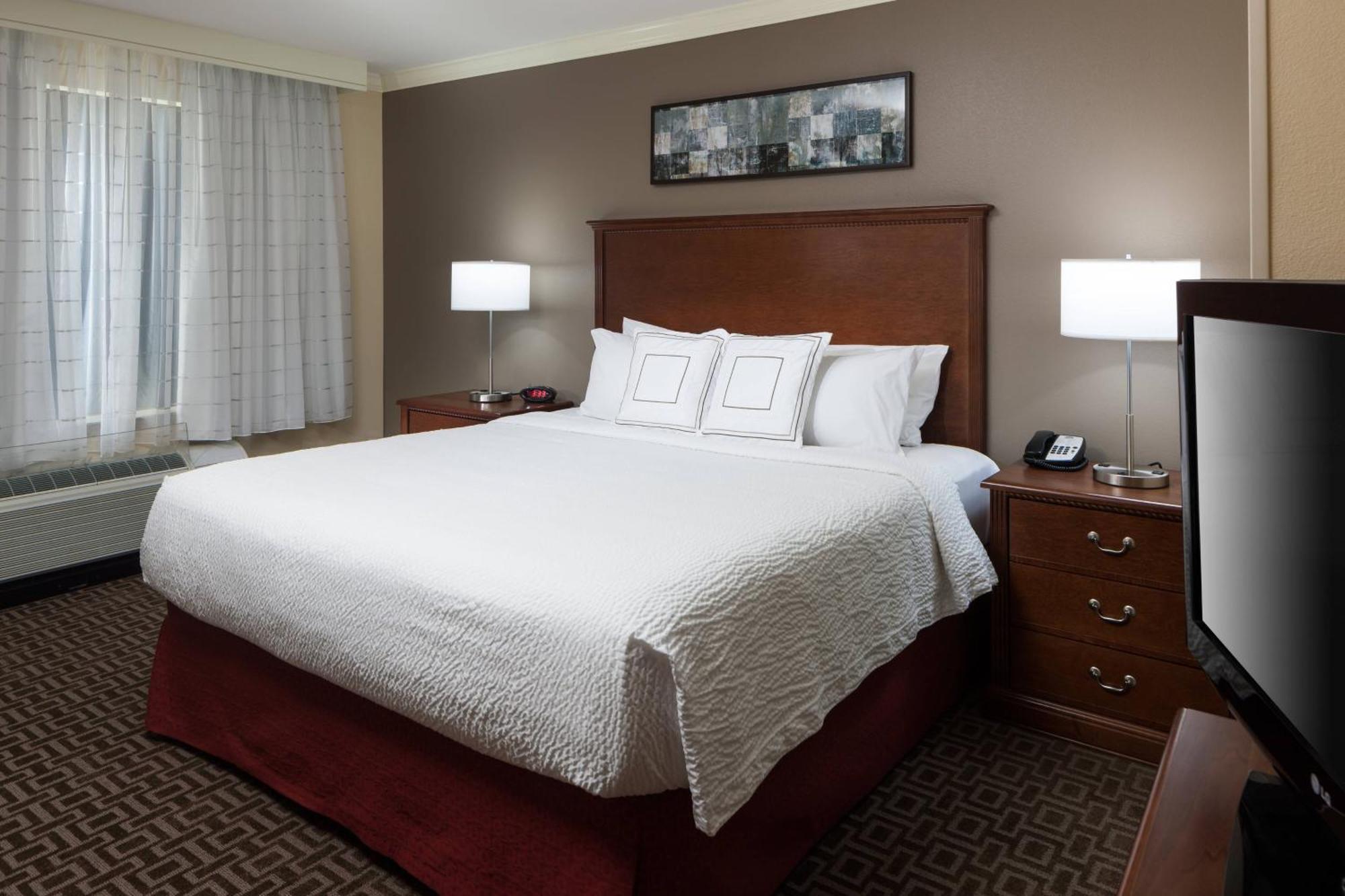 Towneplace Suites By Marriott San Antonio Airport Экстерьер фото